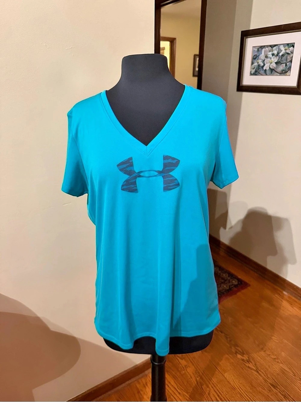 Under Armour Women’s HeatGear V-Neck Tee XL Like New